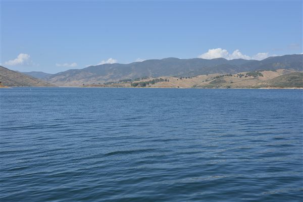 Castaic Lake State Recreation Area (SRA) - lake administered by Los Angeles County - West Ramp Lifeguard HQ Dock (5/14/2018 - Credits: Leo Fialho)