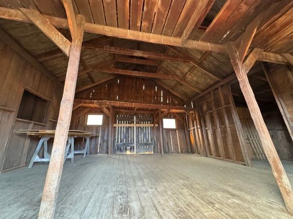 Big Sky Movie Ranch - Barns (11/17/2025 - Credits: Owner)