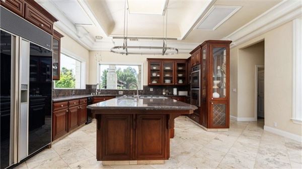 Single family property (12/3/2025 - Credits: submitted by: Artur  Harutyunyan)
