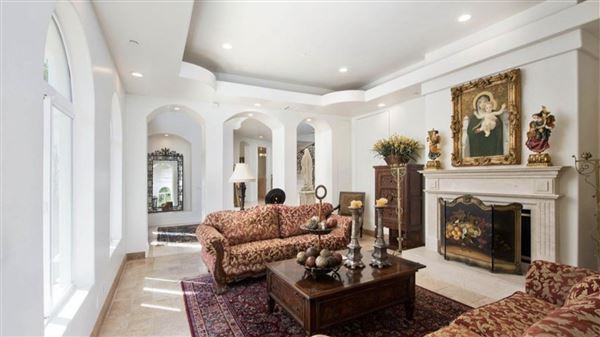 Chatsworth Hills Estate (12/5/2025 - Credits: submitted by: Artur Harutyunyan)