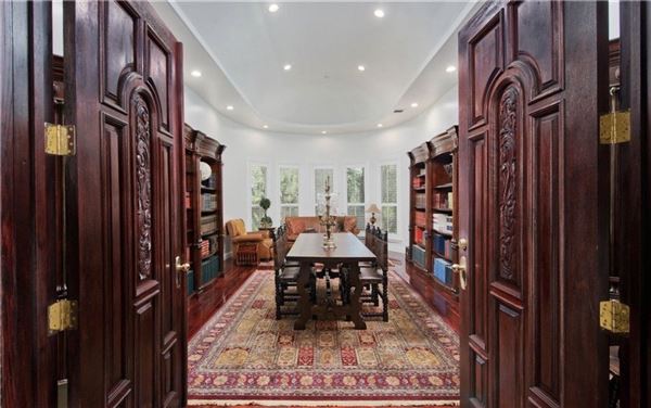 Chatsworth Hills Estate (12/5/2025 - Credits: Artur Harutyunyan)