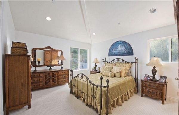 Chatsworth Hills Estate (12/5/2025 - Credits: Artur Harutyunyan)