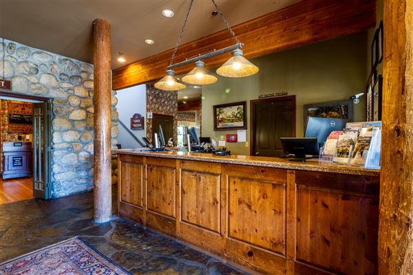 Cambria Pines Lodge & Cambria Christmas Market (1/30/2026 - Credits: Cambria Pines Lodge)