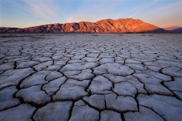 Clark Dry Lake @ Anza-Borrego Desert State Park (1/20/2015 - Credits: "Clark Dry Lake" by David Kingham (CC BY-NC-ND 2.0)[https://creativecommons.org/licenses/by-nc-nd/2.0/legalcode]https://www.flickr.com/photos/davidkingham/)