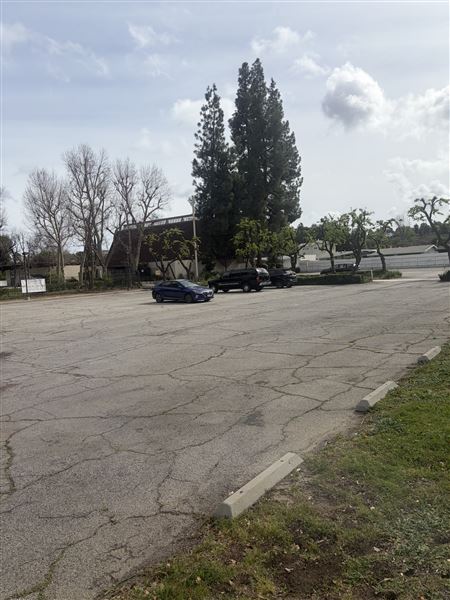 Woodland Hills Basecamp/ Crew Parking (5/8/2026 7:27:06 PM - Credits: submitted by: Shivam Dhupar)