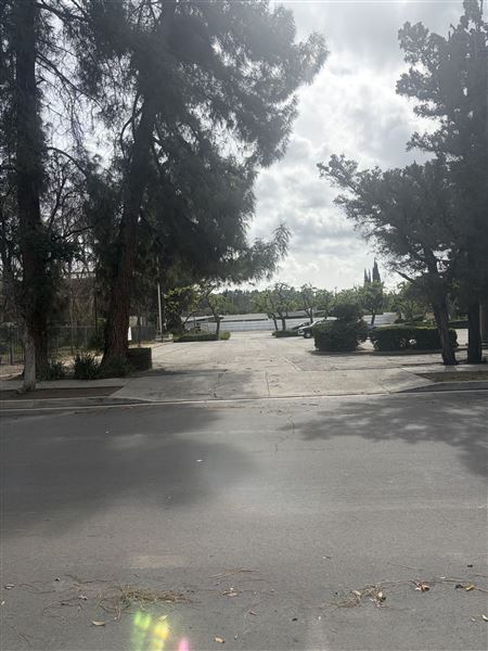 Woodland Hills Basecamp/ Crew Parking (5/8/2026 7:27:43 PM - Credits: submitted by: Shivam Dhupar)