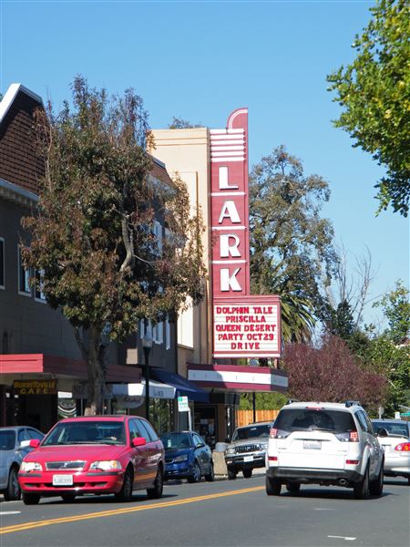 City of Larkspur (10/22/2011 - Credits: By Sarah Stierch - Own work, CC BY 4.0, https://commons.wikimedia.org/w/index.php?curid=17493044)