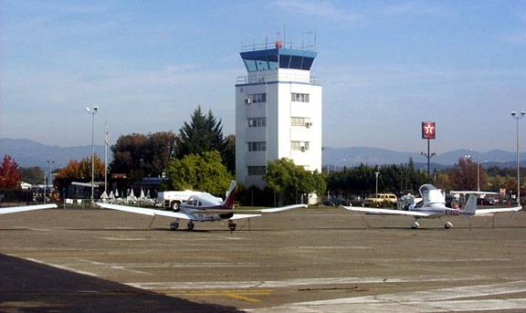 Charles M. Schulz Sonoma County Airport (12/31/2003)