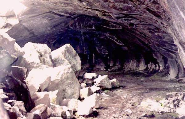 Subway Cave Lava Tube (12/31/2003)