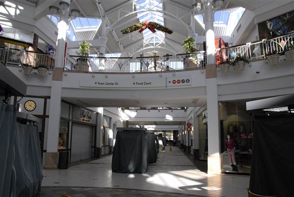 Westfield Valencia Town Center (12/1/2010 - Credits: Errol Reichow)