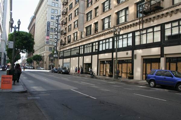 215 West 5th Street (9/1/2010 - Credits: Lindsay Mizrahi)