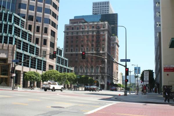 Wilshire Blvd. & Figueroa St. (9/1/2010 - Credits: Lindsay Mizrahi)