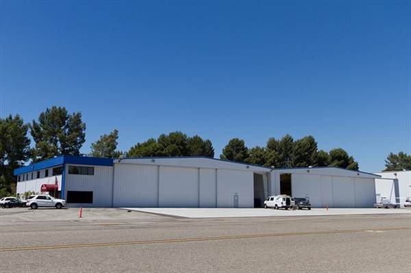 Aerolease West - Van Nuys Airport (VNY) - Aeroplex / Aerolease Group (5/24/2011)