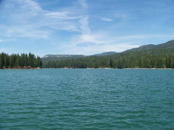 Bass Lake / Crane Valley Reservoir - More info; visit www.filmyosemite.com or call 559.760.1143 (12/15/2008 - Credits: Dave Wolin)