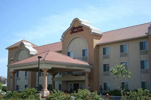 Hampton Inn & Suites (8/26/2015 - Credits: http://www.orbitz.com/hotel/United_States--CA/Woodland/Hampton_Inn_&_Suites_Woodland-Sacramento_Area.h216515/)