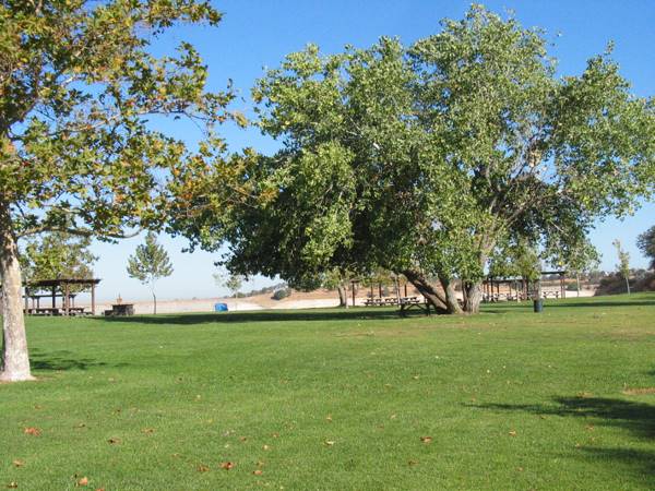 Folsom Lake State Recreation Area (SRA) (1/19/2016 - Credits: http://www.parks.ca.gov/ImageGallery/?page_id=500)