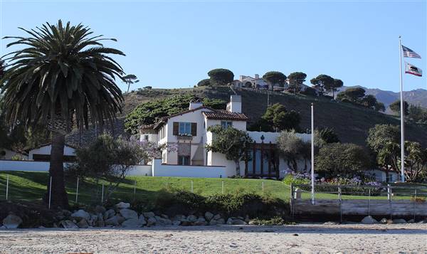 Adamson House - EXTERIORS ONLY @ Malibu Lagoon State Beach (SB) (6/14/2013 - Credits: By ?????? (Serouj Ourishian) (Own work) [CC BY-SA 3.0 (http://creativecommons.org/licenses/by-sa/3.0)], via Wikimedia Commons)