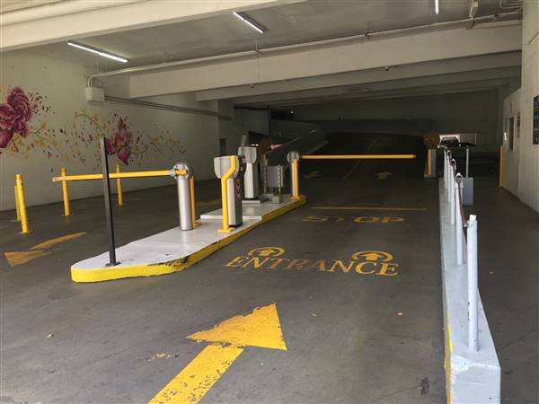 Joe's Auto Parks - 530 S. Spring (4/26/2016)