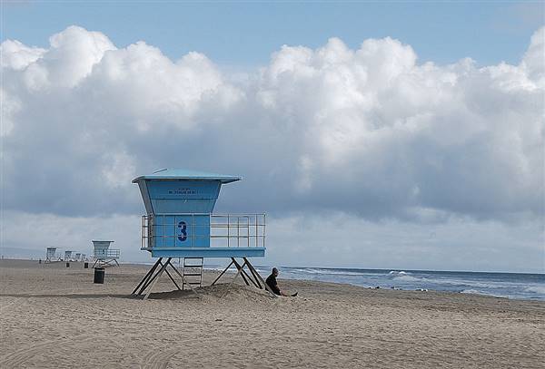 Huntington State Beach (SB) (2/3/2012 - Credits: "Huntington State Beach: Lifeguard Tower Panorama Perspective" by Joe Wolf (CC BY-ND 2.0)[https://creativecommons.org/licenses/by-nd/2.0/legalcode]https://www.flickr.com/photos/joebehr/)