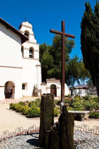 San Juan Bautista State Historic Park (SHP) (8/1/2009 - Credits: "Missioin San Juan Bautista" By Anna Fox (CC BY 2.0)[https://creativecommons.org/licenses/by/2.0/legalcode]https://www.flickr.com/photos/harshlight/)