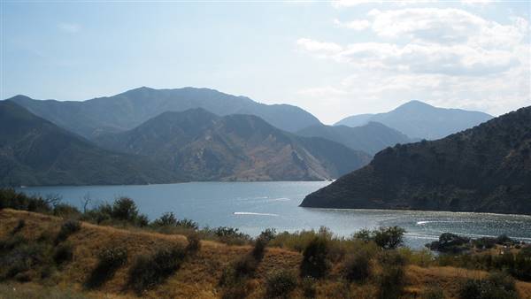 Pyramid Lake (5/31/2009 - Credits: "Pyramid Lake" by Jennifer Rogers (CC BY-NC 2.0)[https://creativecommons.org/licenses/by-nc-nd/2.0/legalcode]https://www.flickr.com/photos/spookytreasures/)