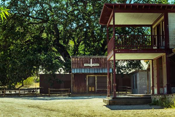 Paramount Ranch - National Park Service (NPS) (6/30/2012 - Credits: "Paramount ranch 3" by Manny Rosas (CC BY-NC-ND 2.0)[https://creativecommons.org/licenses/by-nc-nd/2.0/legalcode]https://www.flickr.com/photos/ilov3_photography/)