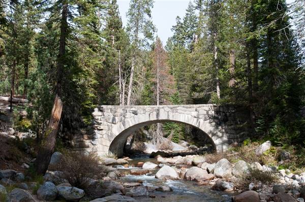 Sequoia and Kings Canyon National Parks & Crystal Cave (10/14/2011 - Credits: "Sequoia - Kings Canyon Oct 2011" by Curt Mills (CC BY-NC 2.0)[https://creativecommons.org/licenses/by-nc/2.0/legalcode]https://www.flickr.com/photos/millsjpg/)