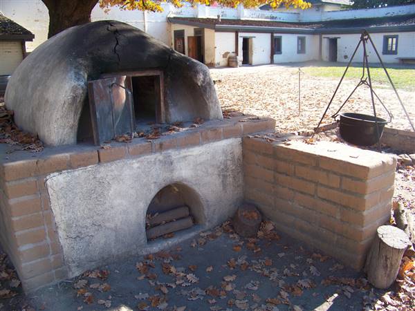 Sutter's Fort State Historic Park (SHP) (12/2/2009 - Credits: "Sutter's Fort in Sacramento" by Loren Javier (CC BY-ND 2.0)[https://creativecommons.org/licenses/by-nd/2.0/legalcode]https://www.flickr.com/photos/lorenjavier/)