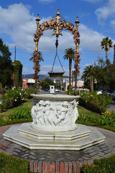 Hollywood Forever Cemetery (11/17/2013 - Credits: "Hollywood_Forever_Cemetery" by Daniel Hartwig (CC BY 2.0)[https://creativecommons.org/licenses/by/2.0/legalcode]https://www.flickr.com/photos/dwhartwig/)