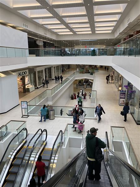Burbank Town Center / with Adjacent CLOSED IKEA (3/1/2018 - Credits: Burbank Town Center)