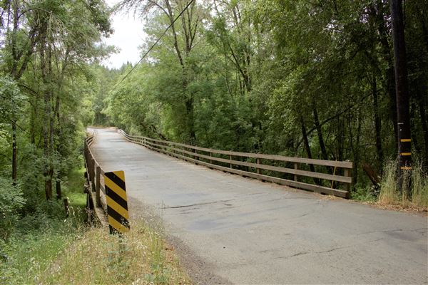 Greenwood Road - Philo-Greenwood Road Bridge, looking westward (6/12/2018 - Credits: Kellen Lim)