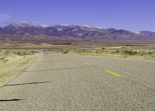Roadway - Quail Lake & California Aqueduct - Department of Water Resources (DWR) (12/31/2003)