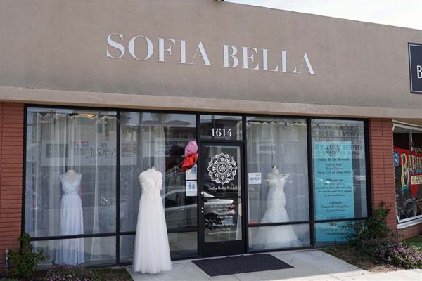 Torrance Bridal Salon & Barber Shop w/parking lot (1/31/2021 - Credits: Glen Golightly)