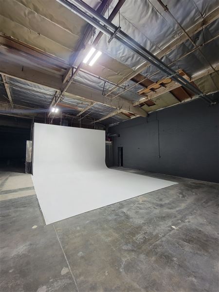 C & I Studios / Massive 25,000 Sq Ft 24-hour Production Studio in the Heart of DTLA (5/9/2022 - Credits: c&I studios)