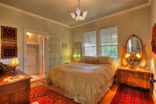 The Desmond House Bed & Breakfast (8/9/2019)