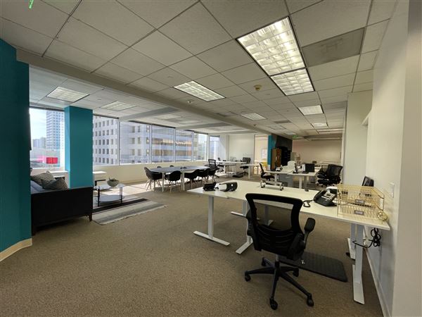 Glendale Office Building (6/9/2022 - Credits: Margarita Reyes)