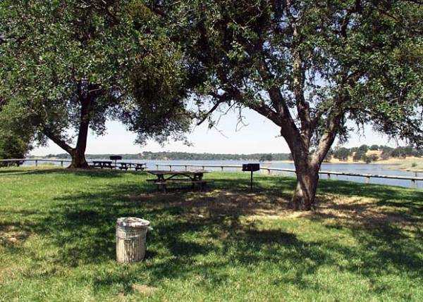 Folsom Lake State Recreation Area (SRA) (12/31/2003)