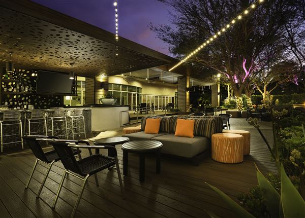Warner Center Marriott - Urban Oasis Outdoor Patio (2/8/2020 - Credits: Warner Center Marriott)