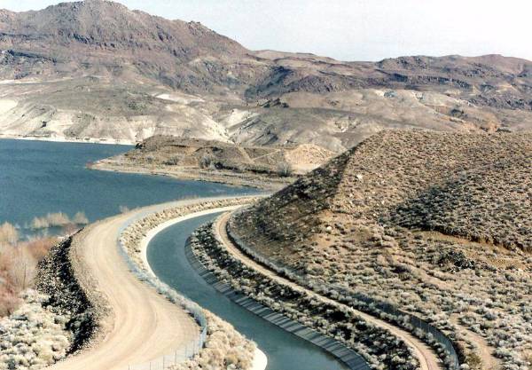 Haiwee Reservoir - LADWP (12/31/2003)