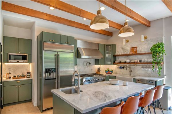 Modern Venice Home (5/1/2023 - Credits: submitted by: Aaron Schiff)