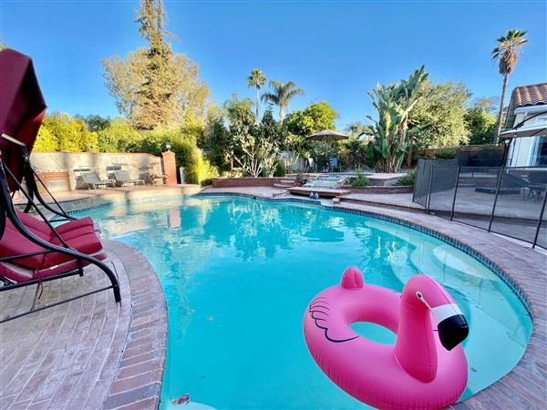 Beautiful Villa with a beautiful backyard on a large lot (5/31/2024 - Credits: Michal Aljadeff)
