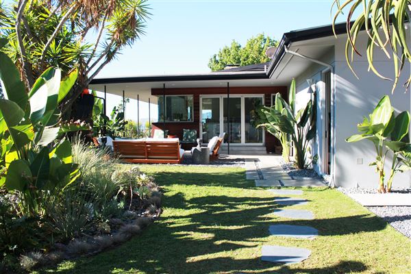 Modern Mid-Century House with stunning DTLA Views (7/27/2024 - Credits: Lisa Marahiel)