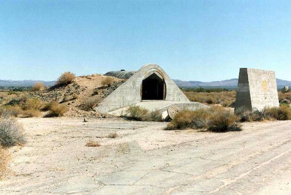Inyokern Airport Bunkers - Airport ID: KIYK (12/31/2003)