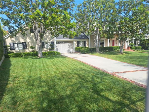 Beverly Hills (9/19/2024 - Credits: submitted by: Jacklin Yasharal)