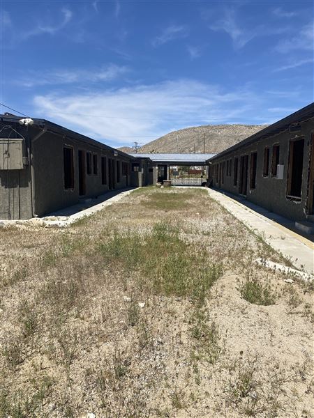 Abandoned Motel in the High Desert (2/6/2024 - Credits: Yonnus Becker)