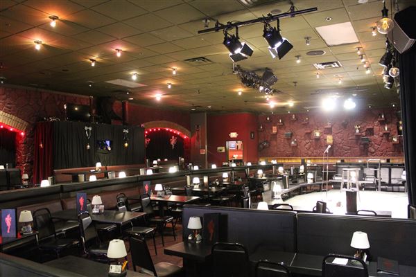 Flappers Comedy Club and Restaurant (Burbank) (10/28/2024 - Credits: Flappers Comedy Club)