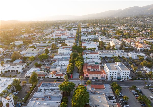 Downtown Santa Barbara - State Street (6/11/2025 - Credits: Blake Bronstad Courtesy Visit Santa Barbara)