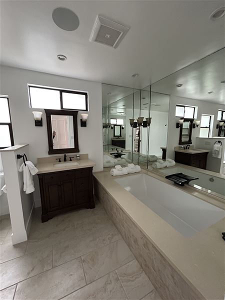 Malibu Country Estates Home (5/24/2025 - Credits: Monique Frese. &  Lynne Bentel)