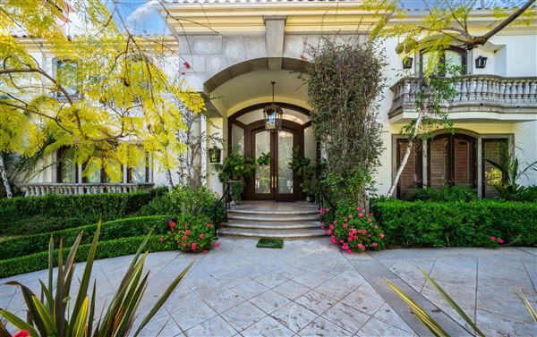 Cinematic LA Estate W/Gardens, Pool & Grand Stairs (7/29/2025 - Credits: submitted by: Simon Neman)