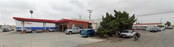Auto Parts Store and Repair Shop (10/4/2023 - Credits: submitted by: Gabriela Valenzuela)
